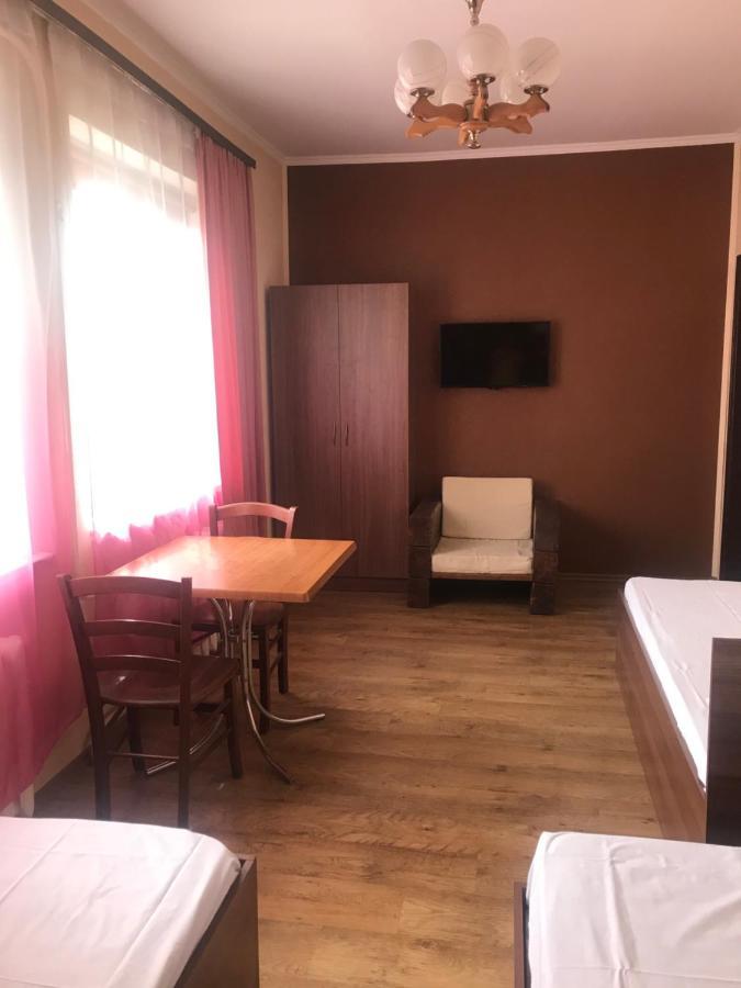 Гостевой Дом Дина Odessa Extérieur photo